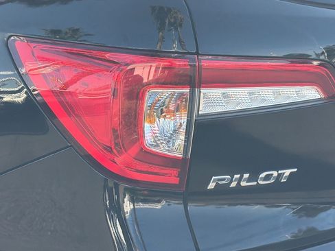Certified 2022 Honda Pilot Special Edition image 12