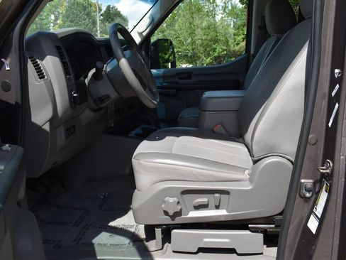 Used 2016 Nissan NV 3500 SV w/ SV Technology Package image 28