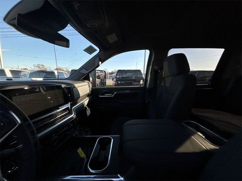 New 2026 Chevrolet Silverado 3500 LT image 11