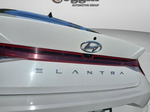 Used 2021 Hyundai Elantra SEL image 23