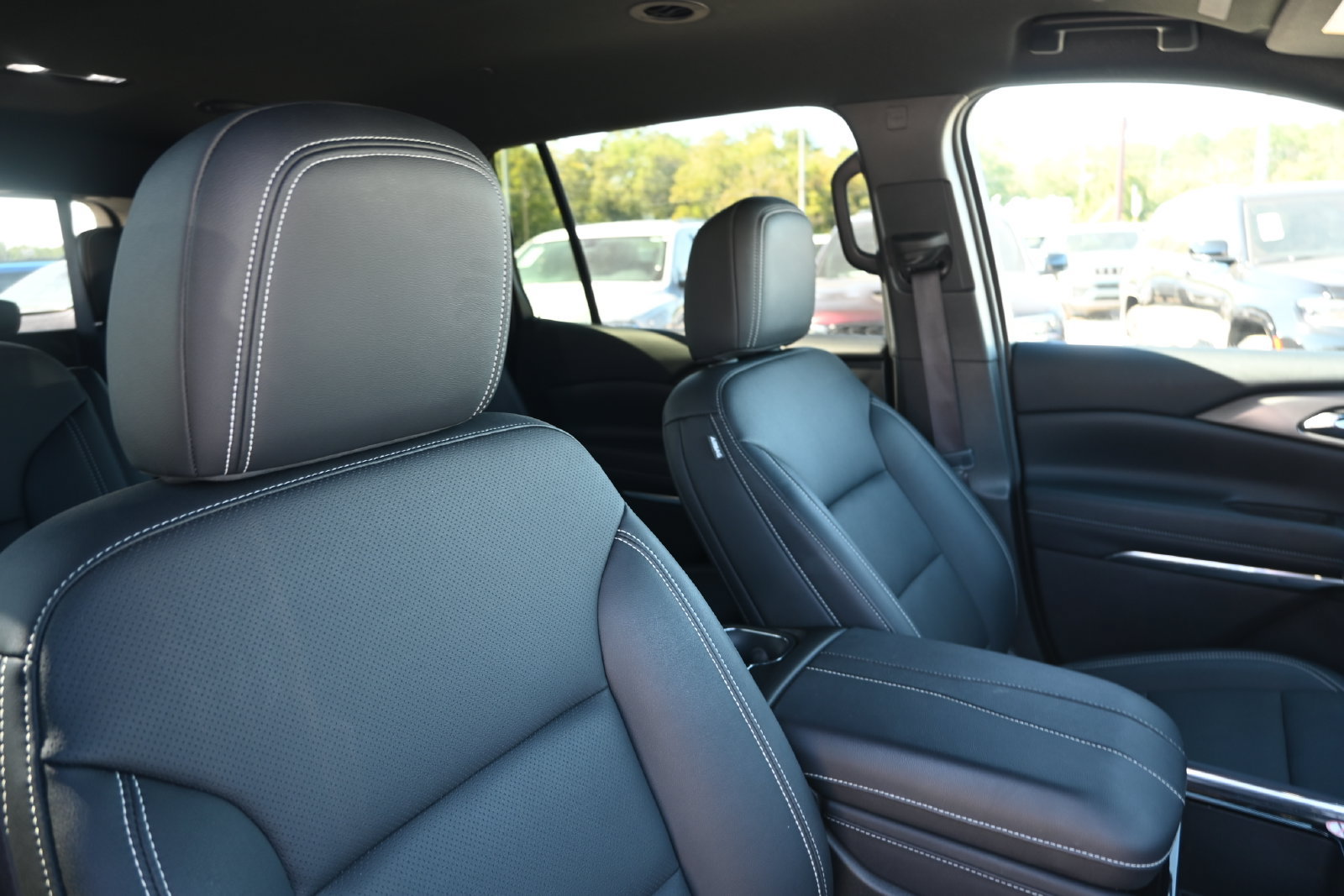 Used 2026 Chevrolet Traverse LT FWD image 33