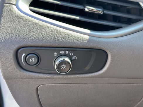 Used 2022 Chevrolet Malibu LT image 21