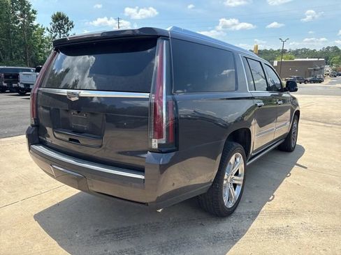 Used 2017 Cadillac Escalade ESV Premium Luxury AWD/4WD image 7
