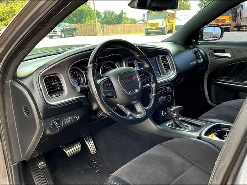 Used 2019 Dodge Charger R/T w/ Plus Group RWD image 8
