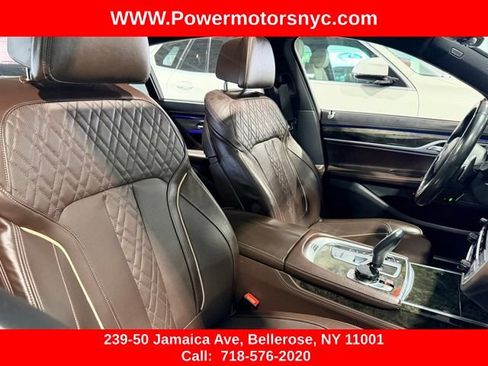 Used 2021 BMW 750i xDrive w/ Executive Package AWD/4WD image 21