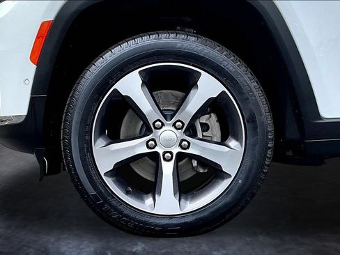 Used 2023 Jeep Grand Cherokee L Limited w/ Luxury Tech Group II AWD/4WD image 34