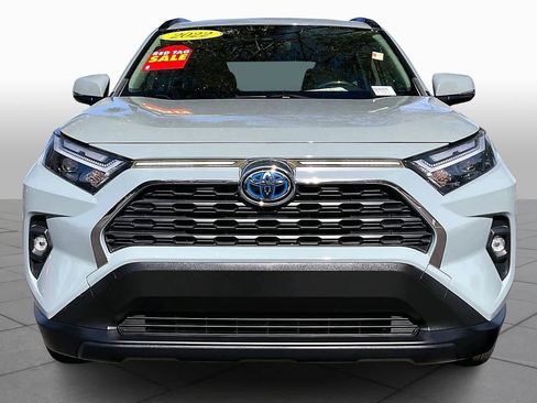 Used 2022 Toyota RAV4 XLE Premium image 4