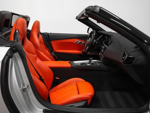 Used 2022 BMW Z4 M40i w/ Premium Package image 31