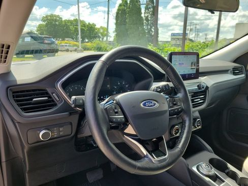 Used 2021 Ford Escape SE w/ Cold Weather Package FWD image 19
