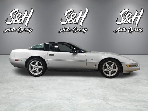 Used 1996 Chevrolet Corvette Coupe RWD image 18