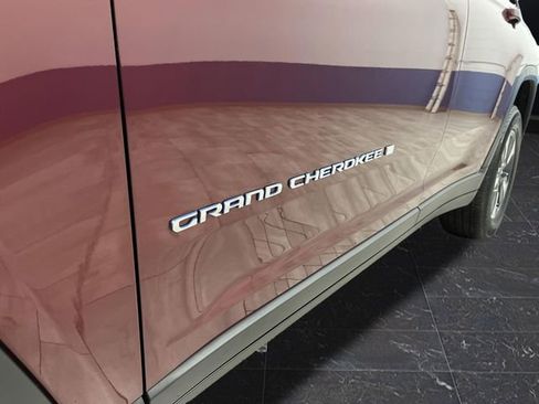 Used 2023 Jeep Grand Cherokee 4WD 4xe image 38