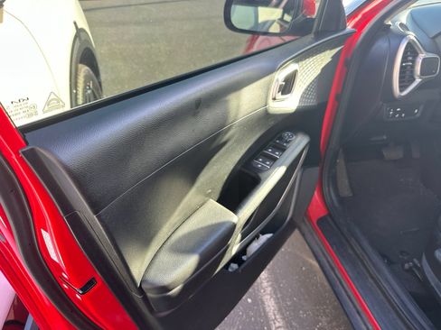 Used 2022 Kia Soul LX w/ Technology Package FWD image 15