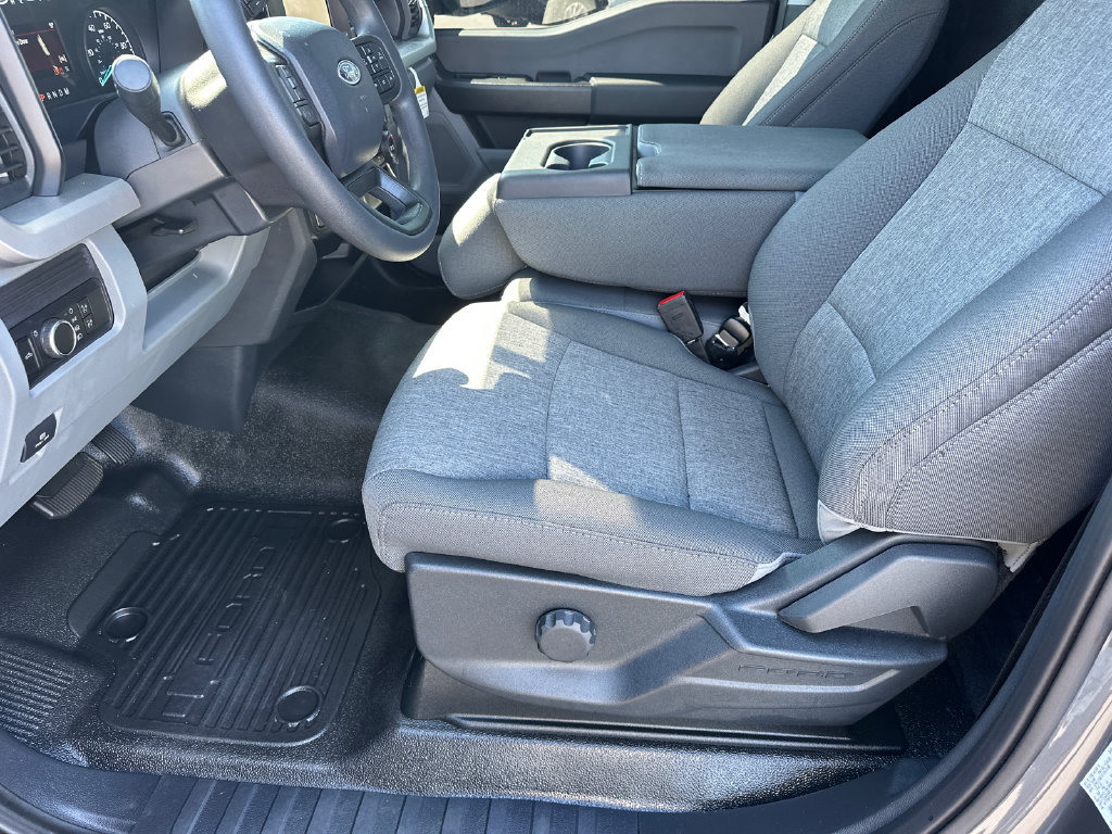 New 2025 Ford F250 XL w/ 360-Degree Camera Package RWD image 9