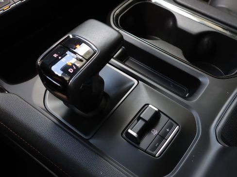 Used 2022 GMC Sierra 1500 AT4 w/ AT4 Premium Package image 11