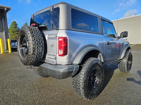 Used 2022 Ford Bronco Black Diamond image 5