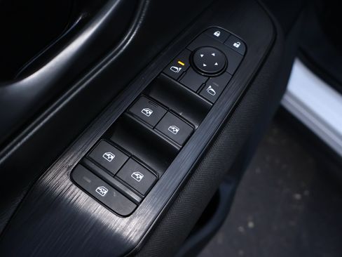 Used 2025 Nissan Kicks S AWD/4WD image 8