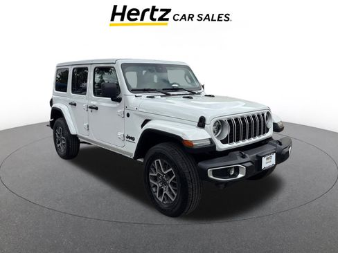 Used 2025 Jeep Wrangler Sahara image 1