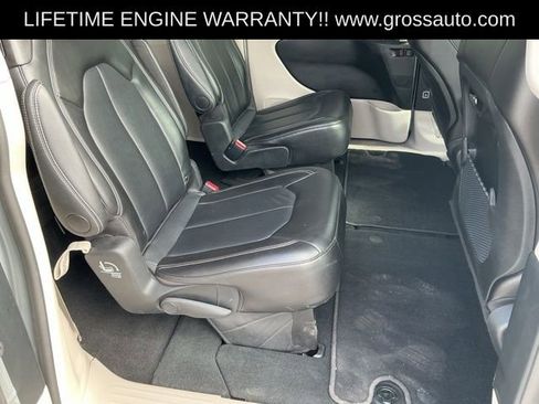 Used 2024 Chrysler Pacifica Touring-L FWD image 26