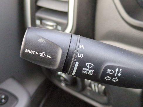 Used 2019 RAM 1500 Big Horn image 32