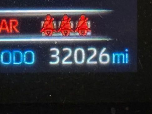 Used 2020 Toyota RAV4 XLE Premium image 24