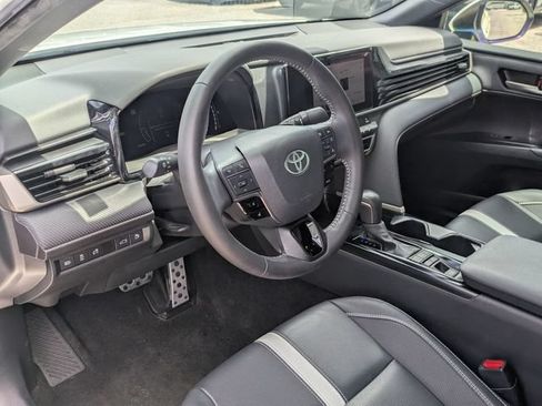 Used 2025 Toyota Camry SE w/ Convenience Package FWD image 34