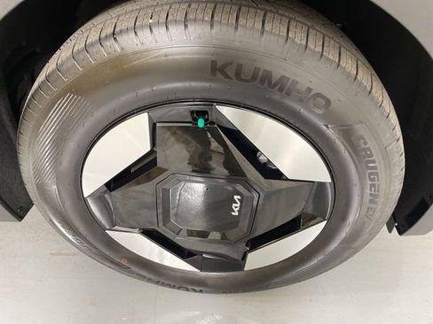 New 2026 Kia EV9 Wind image 10