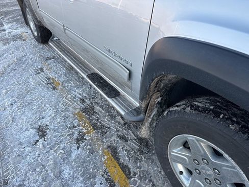 Used 2010 GMC Sierra 1500 SLE w/ Power Pack Plus image 3