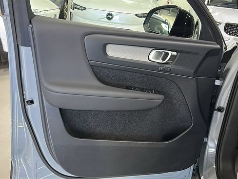 Certified 2026 Volvo XC40 B5 Plus AWD/4WD image 9