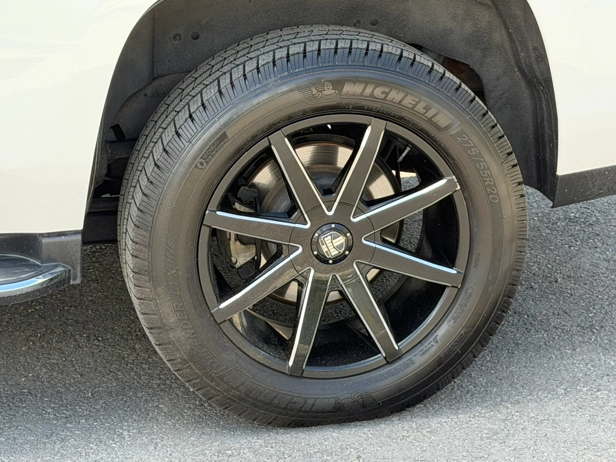 Used 2019 GMC Yukon SLT AWD/4WD image 13