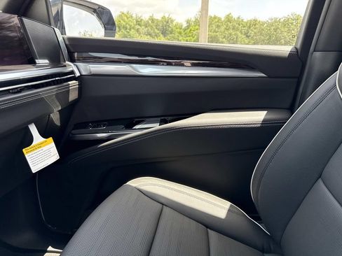 New 2026 Cadillac Escalade Luxury w/ Touring Package AWD/4WD image 23