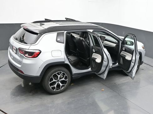 Used 2025 Jeep Compass Limited AWD/4WD image 69