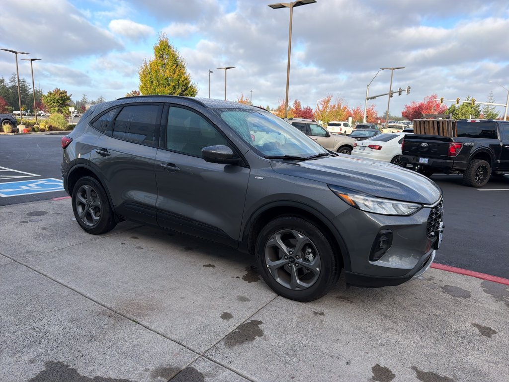 Used 2025 Ford Escape ST-Line Select AWD/4WD image 6