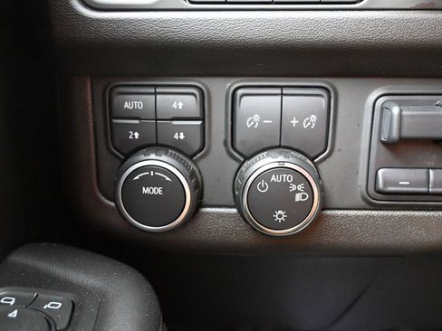 Used 2022 Chevrolet Suburban High Country w/ LPO, Illumination Package AWD/4WD image 24