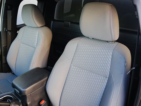 Used 2022 Toyota Tacoma SR image 10