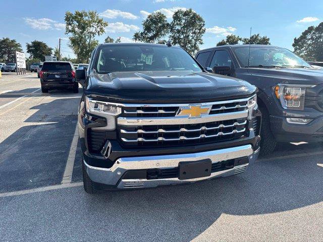 Used 2024 Chevrolet Silverado 1500 LTZ w/ Technology Package AWD/4WD image 5