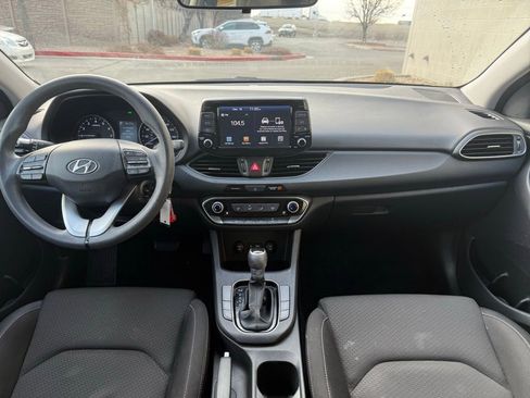 Used 2019 Hyundai Elantra GT FWD image 12