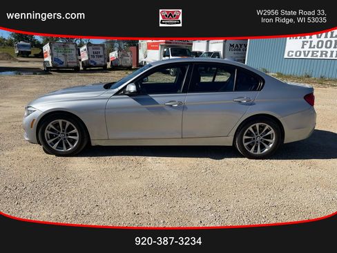 Used 2016 BMW 320i xDrive 320i xDrive Sedan 4D image 1