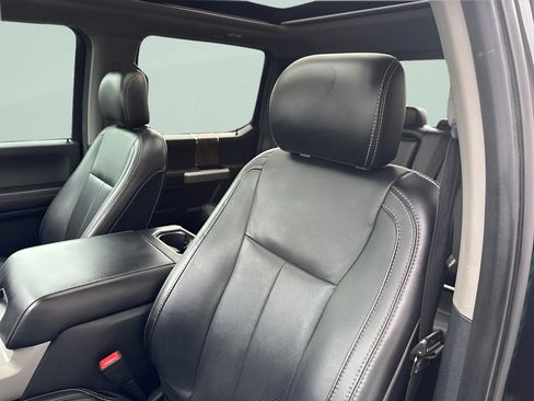 Used 2019 Ford F150 Lariat w/ Equipment Group 502A Luxury AWD/4WD image 16