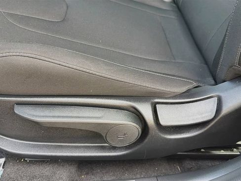 Certified 2025 Hyundai Elantra SEL FWD image 20