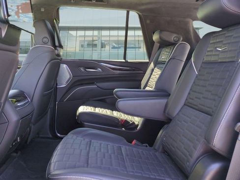 Certified 2024 Cadillac Escalade V w/ Heavy-Duty Trailer Package image 30