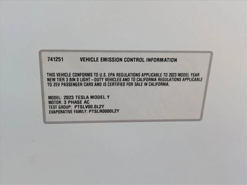 Used 2023 Tesla Model Y Performance AWD/4WD image 24