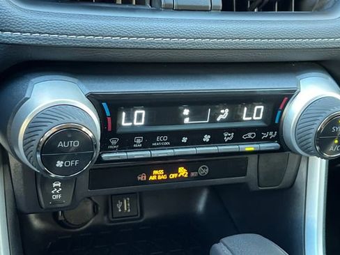 Used 2025 Toyota RAV4 XLE AWD/4WD image 26
