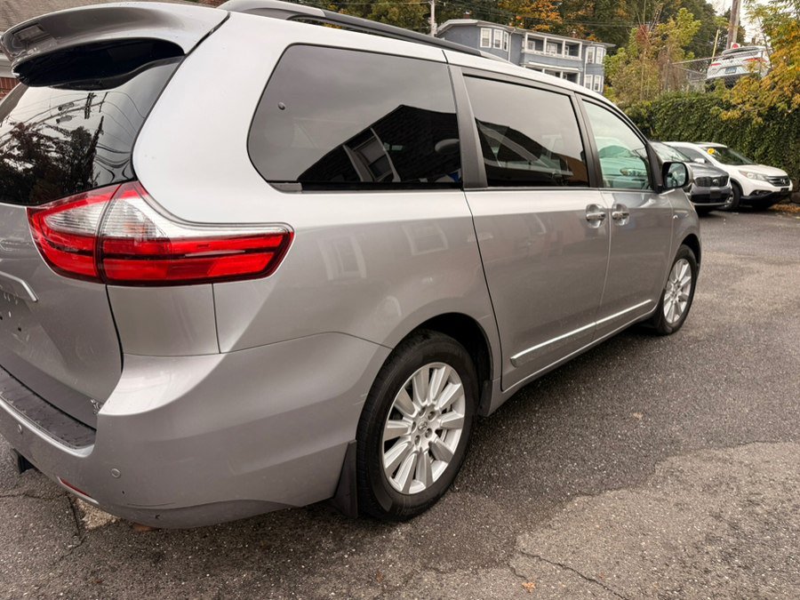 Used 2017 Toyota Sienna XLE w/ XLE Navigation Package AWD/4WD image 6