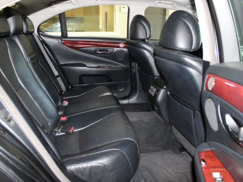 Used 2007 Lexus LS 460 RWD image 35