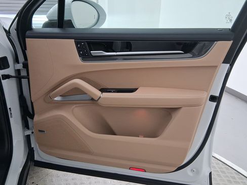 New 2026 Porsche Cayenne image 35
