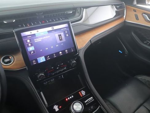 Used 2025 Jeep Grand Cherokee Summit image 29