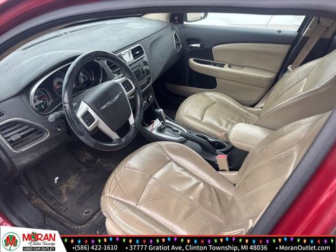 Used 2013 Chrysler 200 Limited image 6