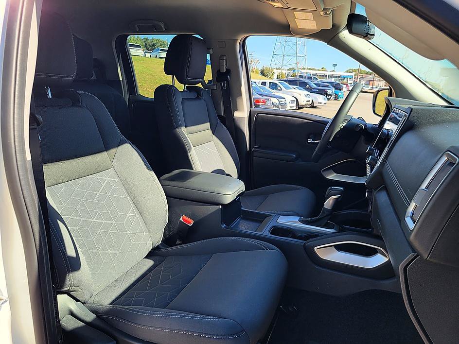 Certified 2025 Nissan Frontier SV w/ SV Convenience Package RWD image 15