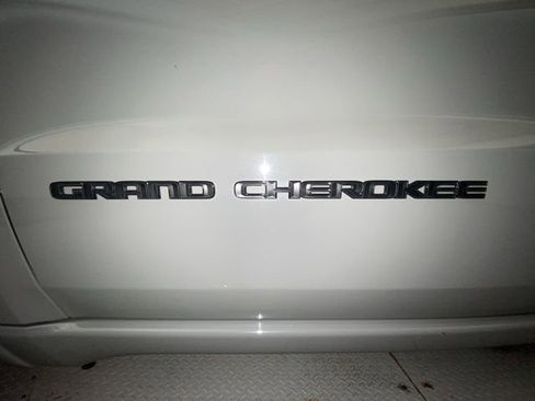 Used 2021 Jeep Grand Cherokee Laredo X image 26