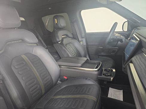 Used 2023 Rivian R1T Adventure image 23